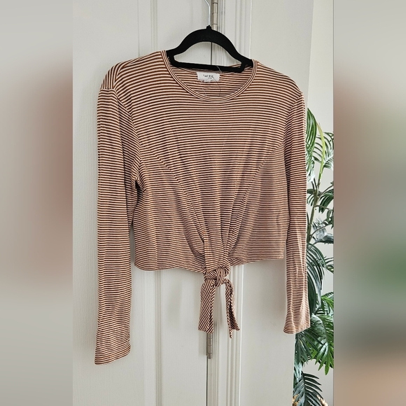 Striped Tie-Front Long Sleeve Top - Picture 3 of 4